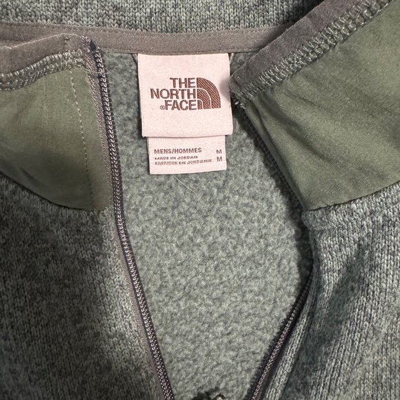 Men’s North Face pull over - Picture 3 of 3